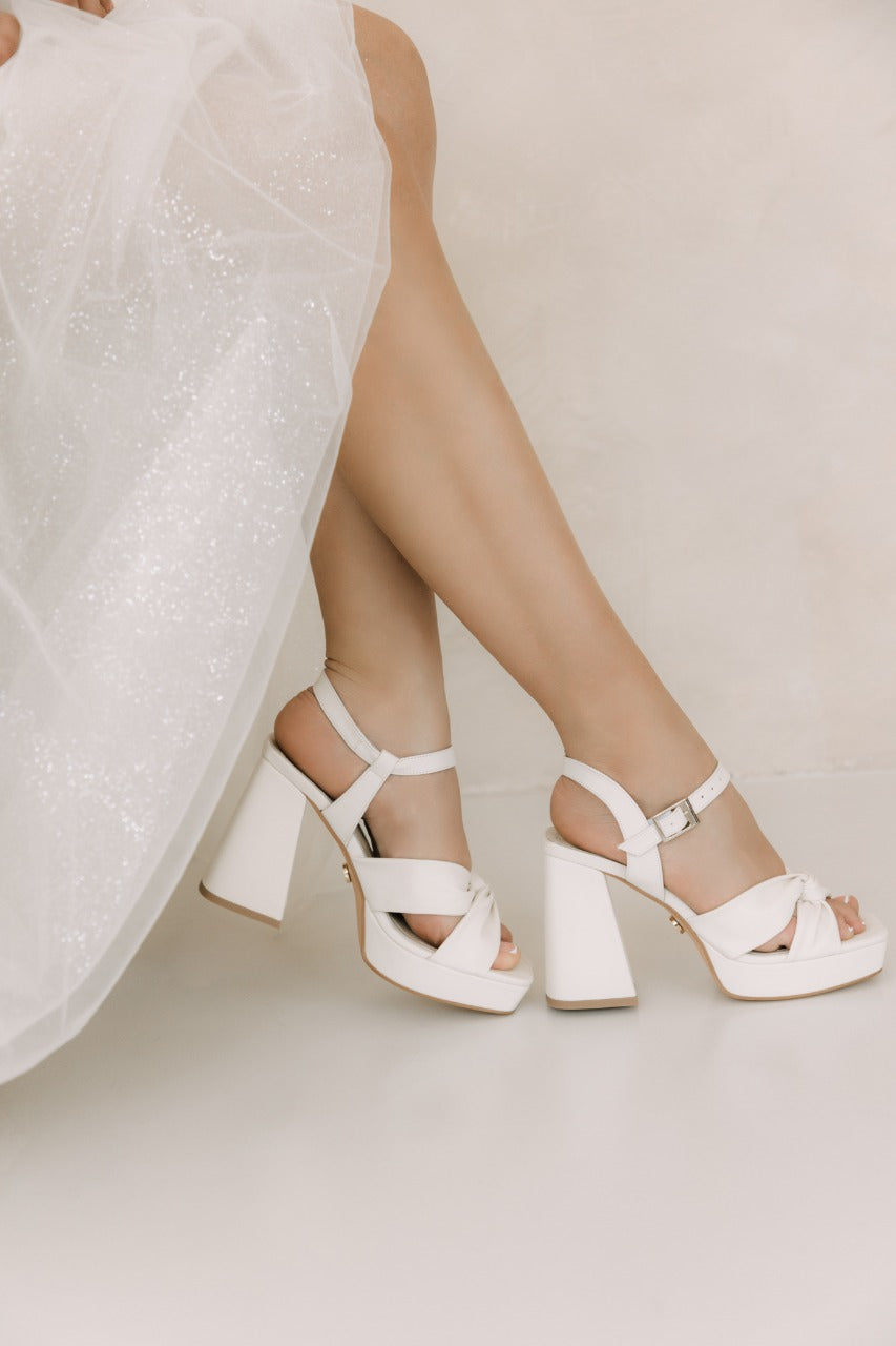 Zapatillas de Novia Loretta Plataforma Plata – Aguiar