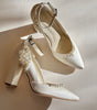 zapatillas de novia ivory en punta aguda con aplicacion de perlas 