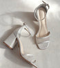 zapatllas de novia con strap delantero e incrustacion de cristales plata