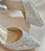 zapatillas de novia de punta aguda con aplicacion de lentejuela y perla azul