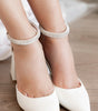 Zapatilla de Novia ivory con pulsera de cristales y tacon ancho 
