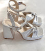 zapatillas de novia plata de tacon ancho con straps 