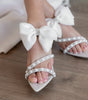 zapatillas de novia de punta aguda con aplicacion de moño perlas y cristales austriacos