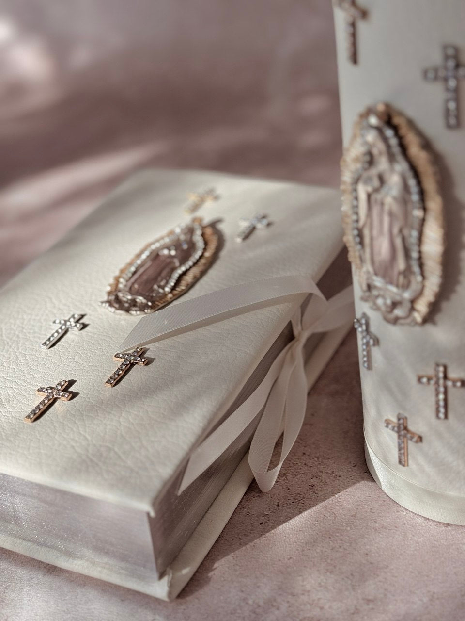 Biblia & Cirio Guadalupana