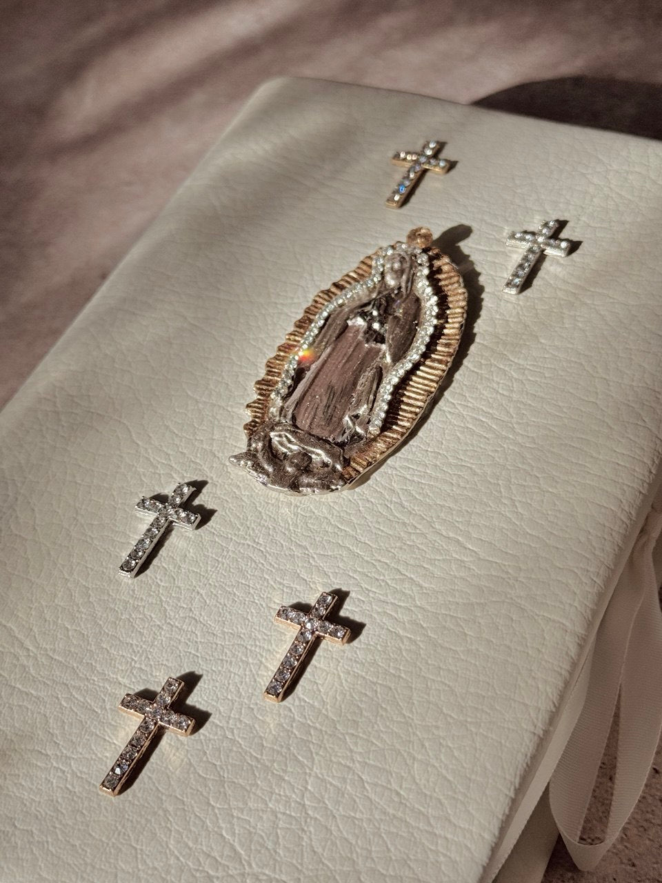 Biblia & Cirio Guadalupana