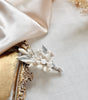 boutonniere Artemisa azahares y flor de porcelana ivory