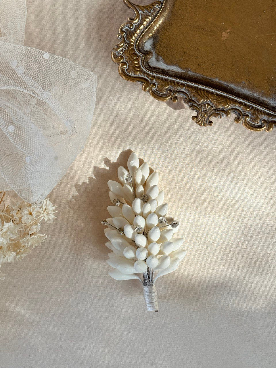 BOUTONNIERE CIRCONIA