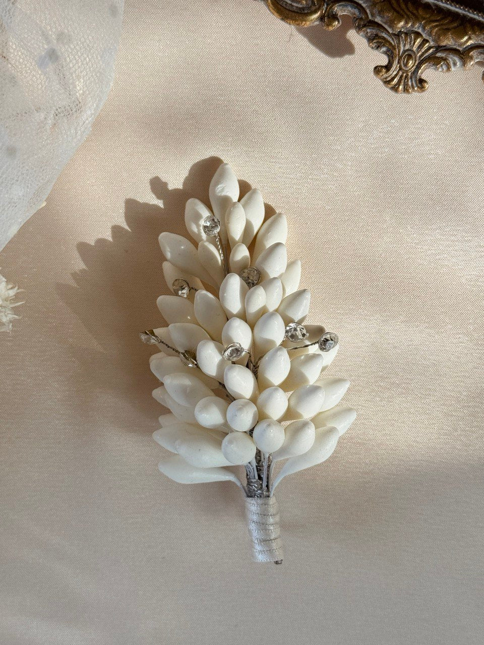 BOUTONNIERE CIRCONIA