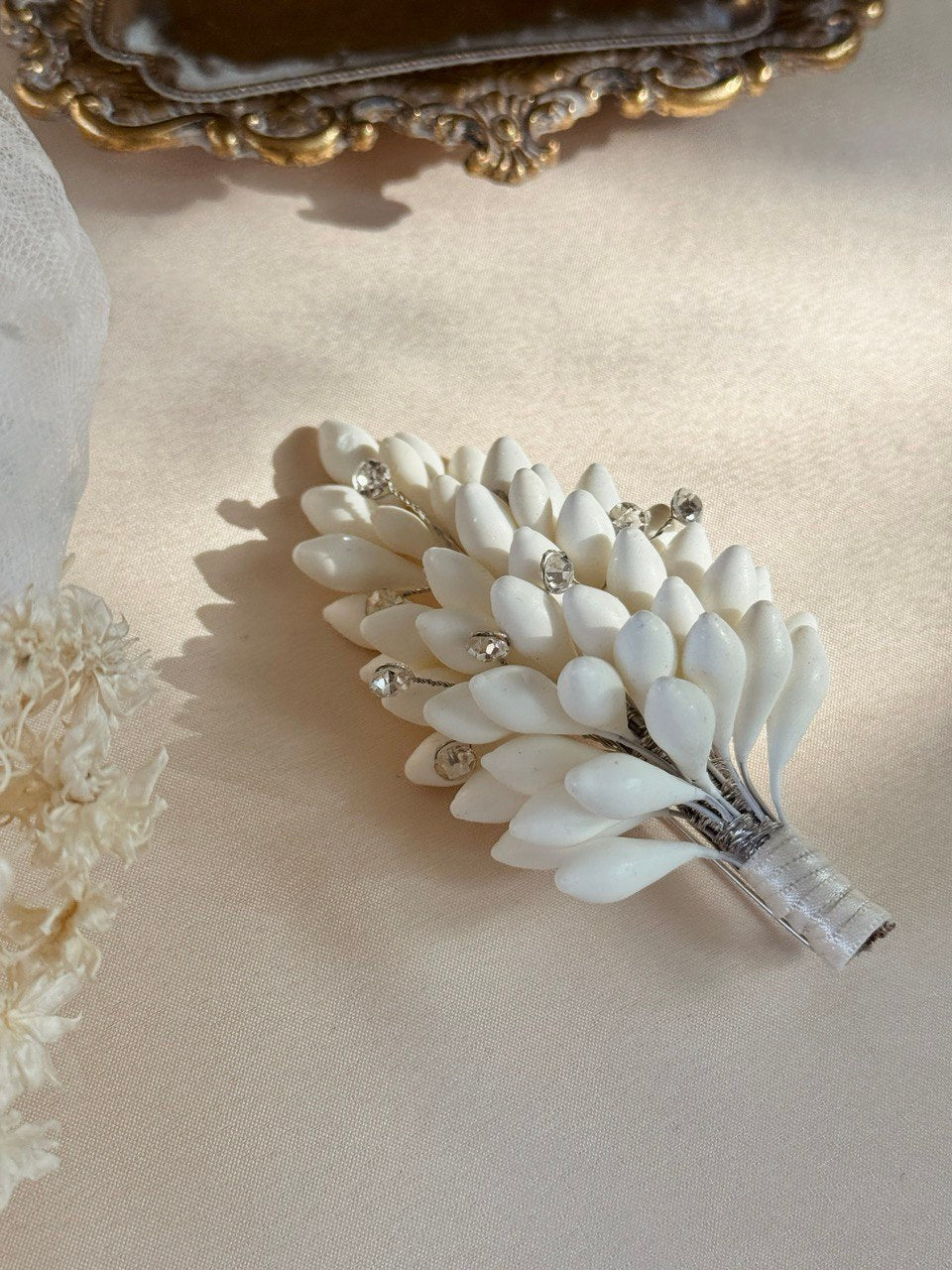 BOUTONNIERE CIRCONIA