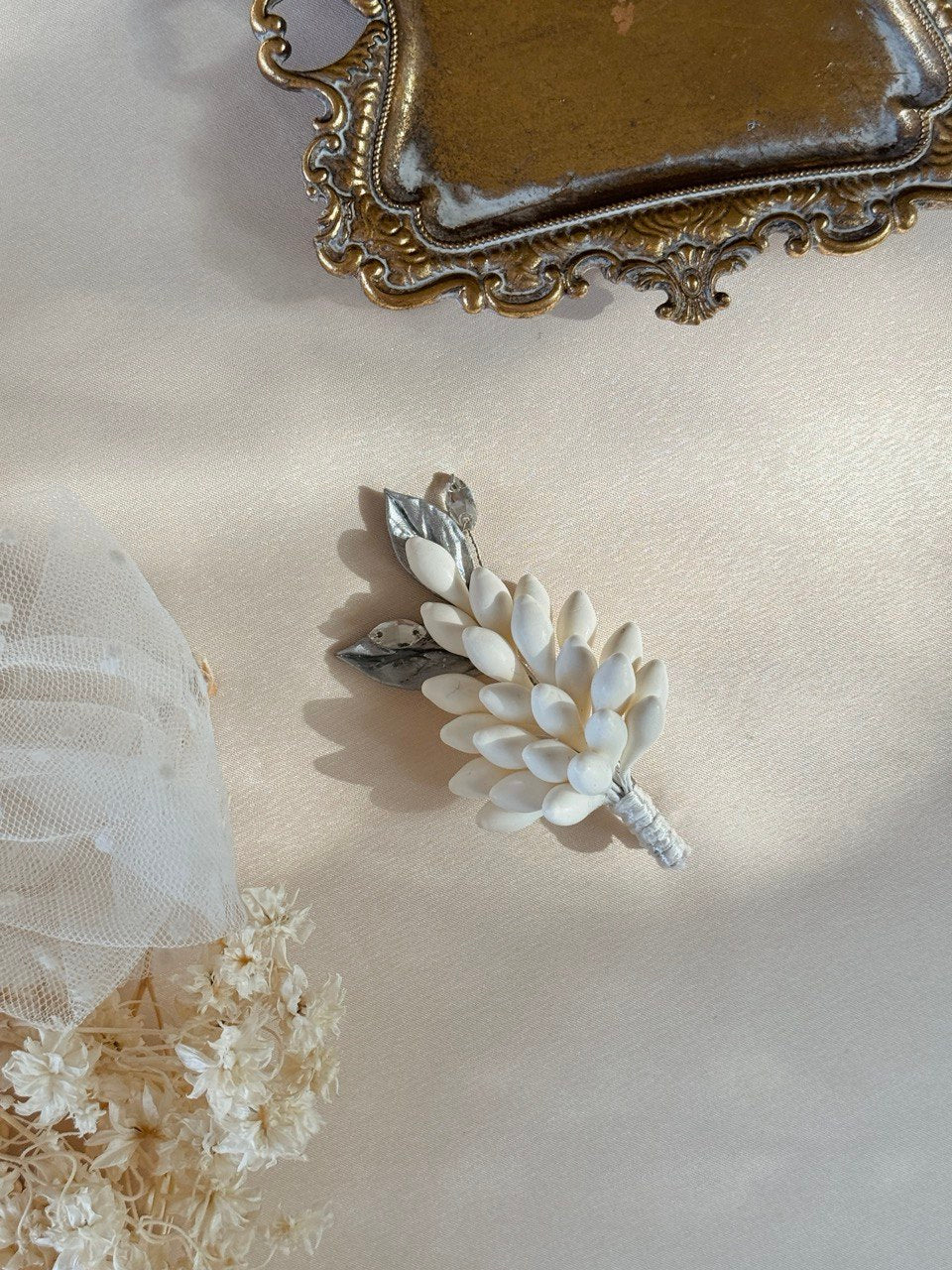 BOUTONNIERE MAXIMA