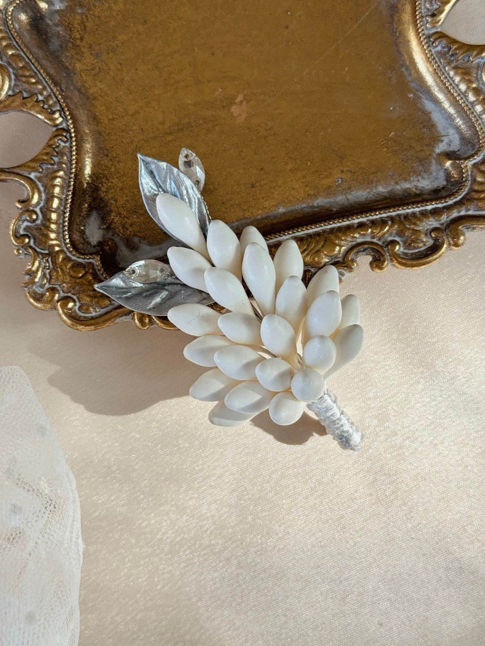 BOUTONNIERE MAXIMA