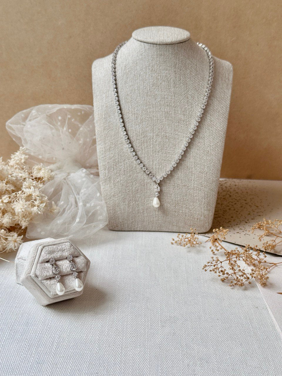 Juego Collar y Aretes de Novia en Chapa con Circonia y Perla – Aguiar
