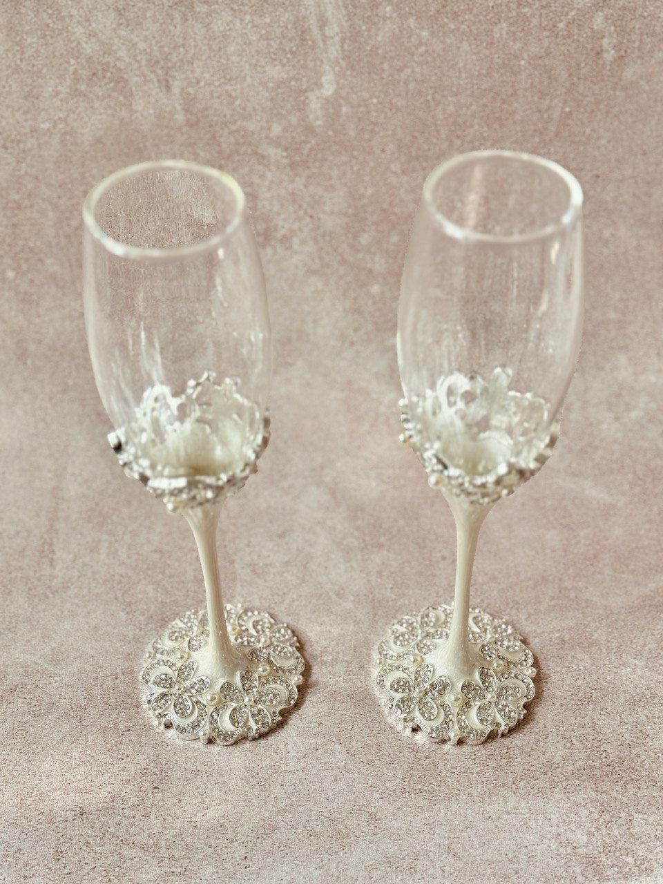 COPAS PARA BRINDIS DE NOVIOS CON PATRONES DE  FLORES E INCRISTACION DE CRISTALES