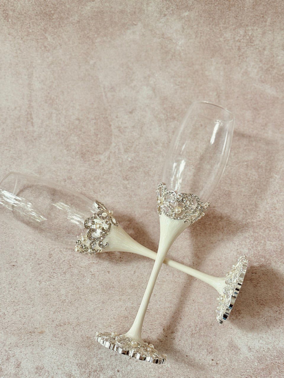 COPAS PARA BRINDIS DE NOVIOS CON PATRONES DE  FLORES E INCRISTACION DE CRISTALES
