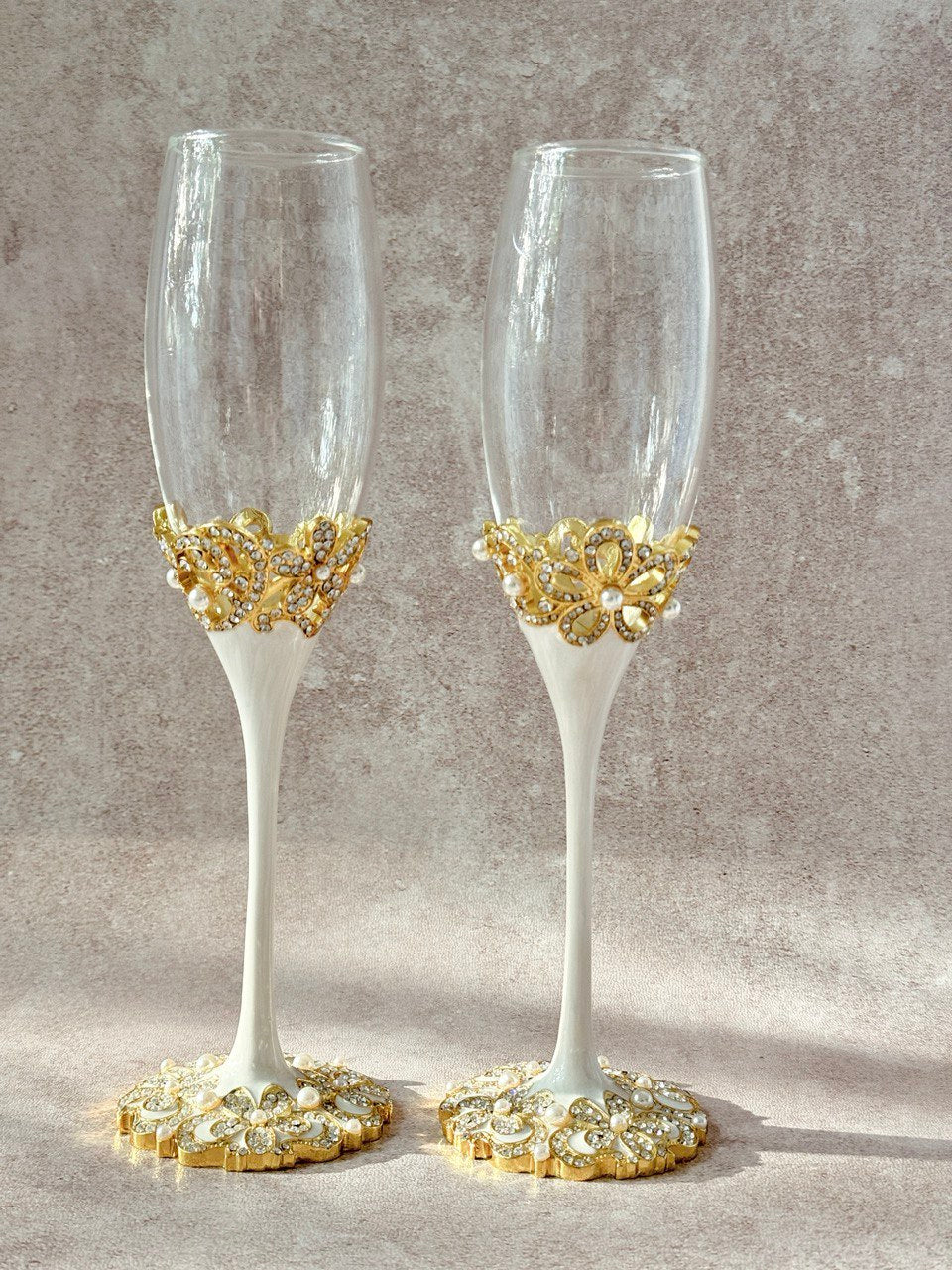 COPAS PARA BRINDIS DE NOVIOS CON PATRONES DE  FLORES E INCRISTACION DE CRISTALES