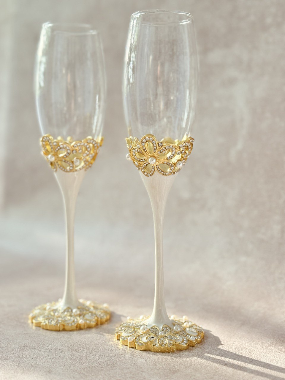 COPAS PARA BRINDIS DE NOVIOS CON PATRONES DE  FLORES E INCRISTACION DE CRISTALES