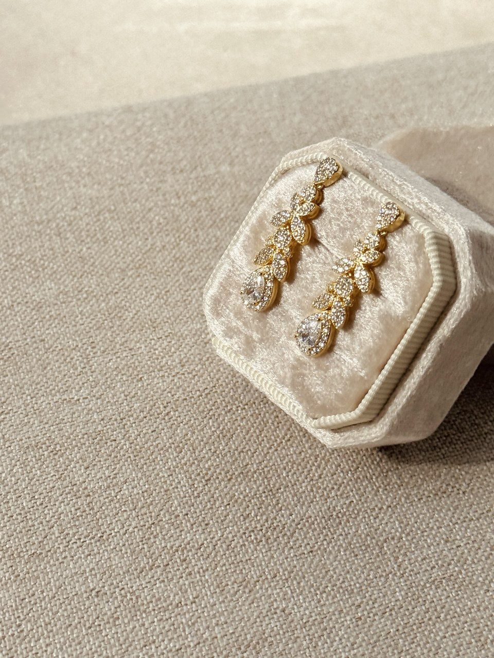 ARETES ER8380