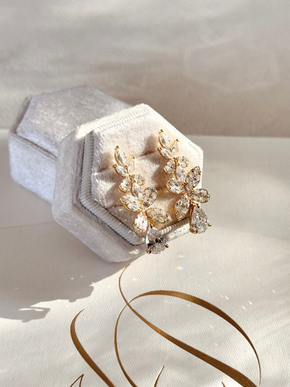 ARETES ER0216