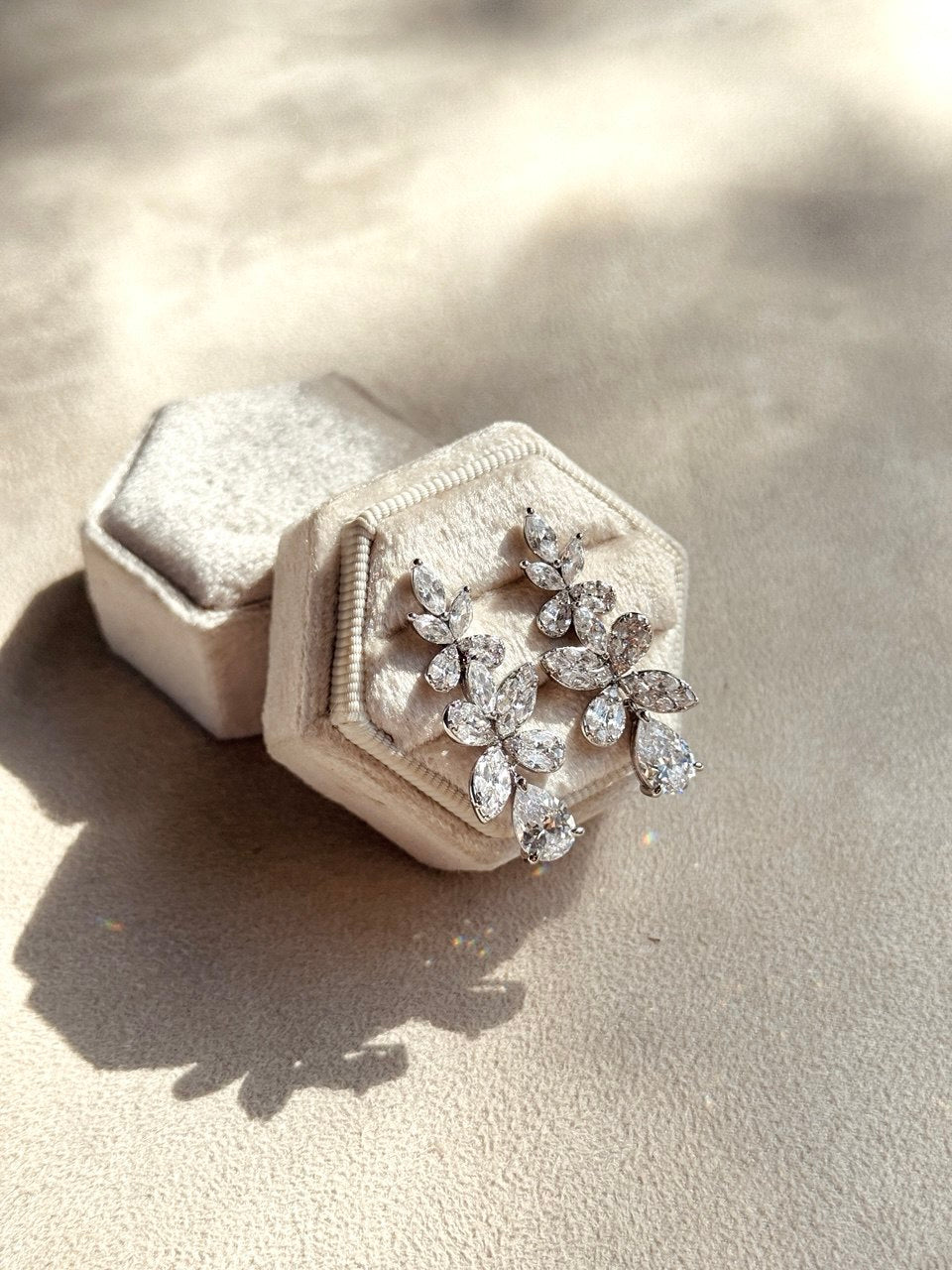ARETES ER0216
