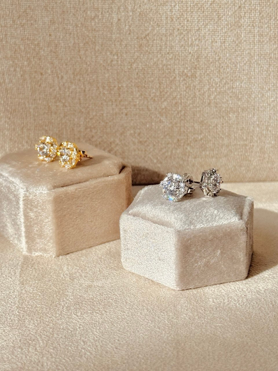 ARETES ER8308