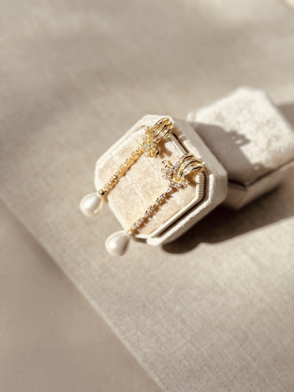 ARETES ER0005