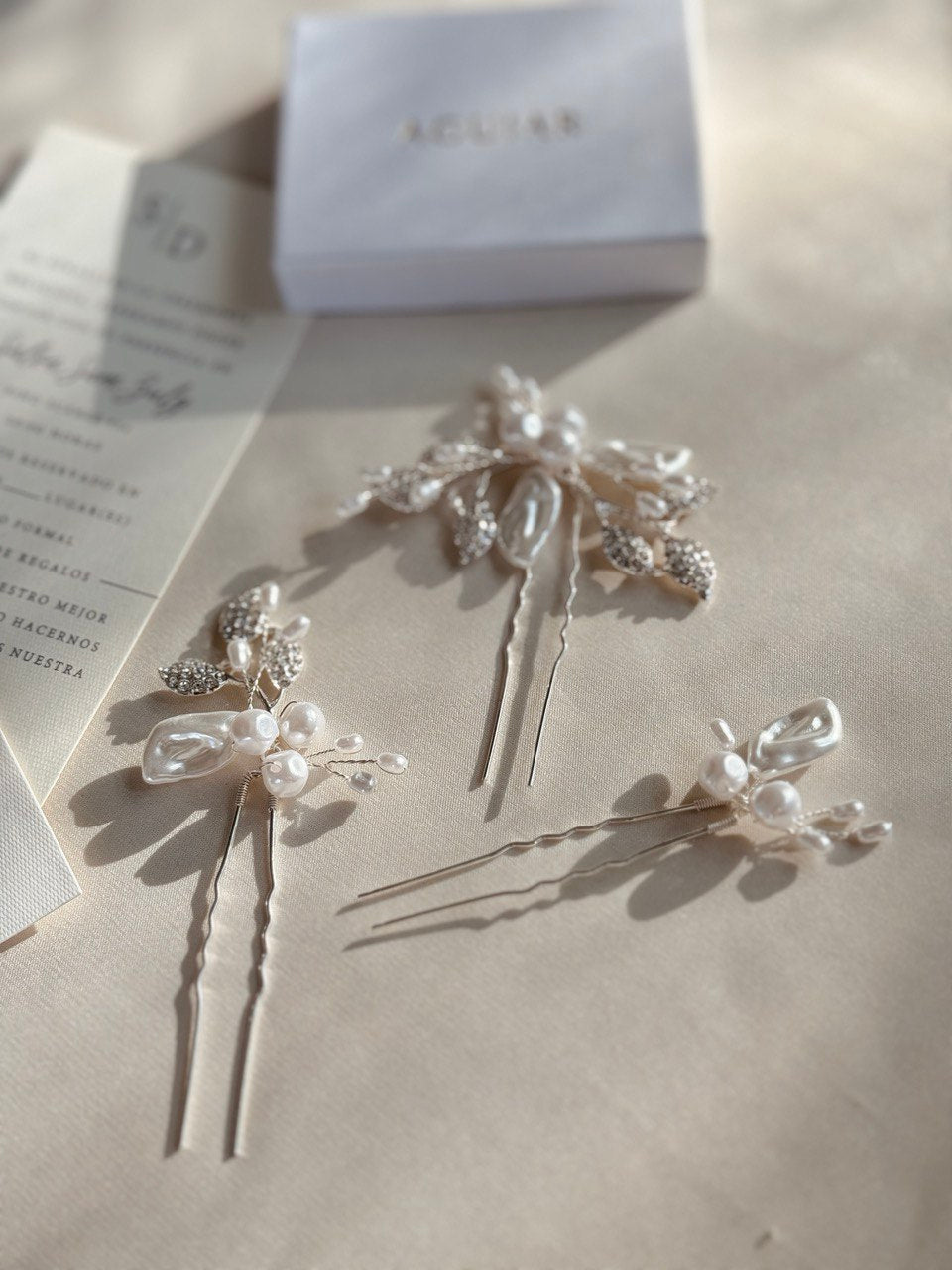 diadema armida ivoryelaborada con  pasta francesa e incrustación de cristal austriaco bridal hairstyle bridal headband 
