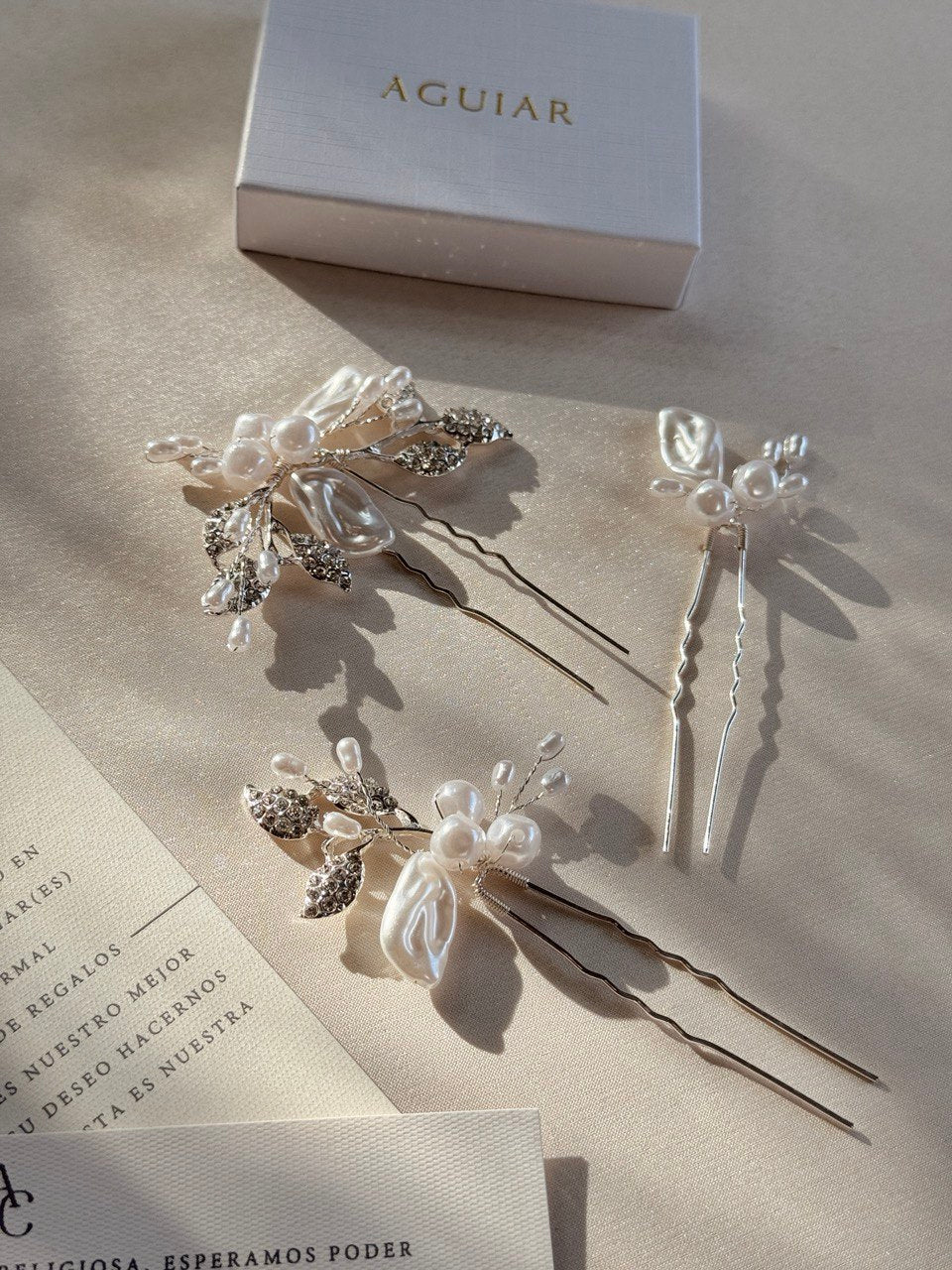 diadema armida ivoryelaborada con  pasta francesa e incrustación de cristal austriaco bridal hairstyle bridal headband 