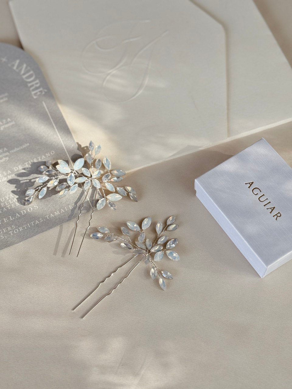 set de horquillas c1432 con incrustación de  cristal opalo bridal
hairstyle headband