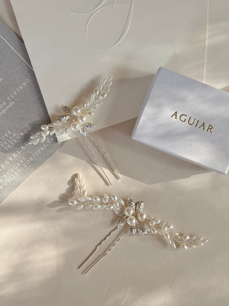 set horquillas c1477 con perla de rio ,
azahares e incrustaciones de cristal austriaco en tono blanco perla bridal hairstyle bridal headband hairpines