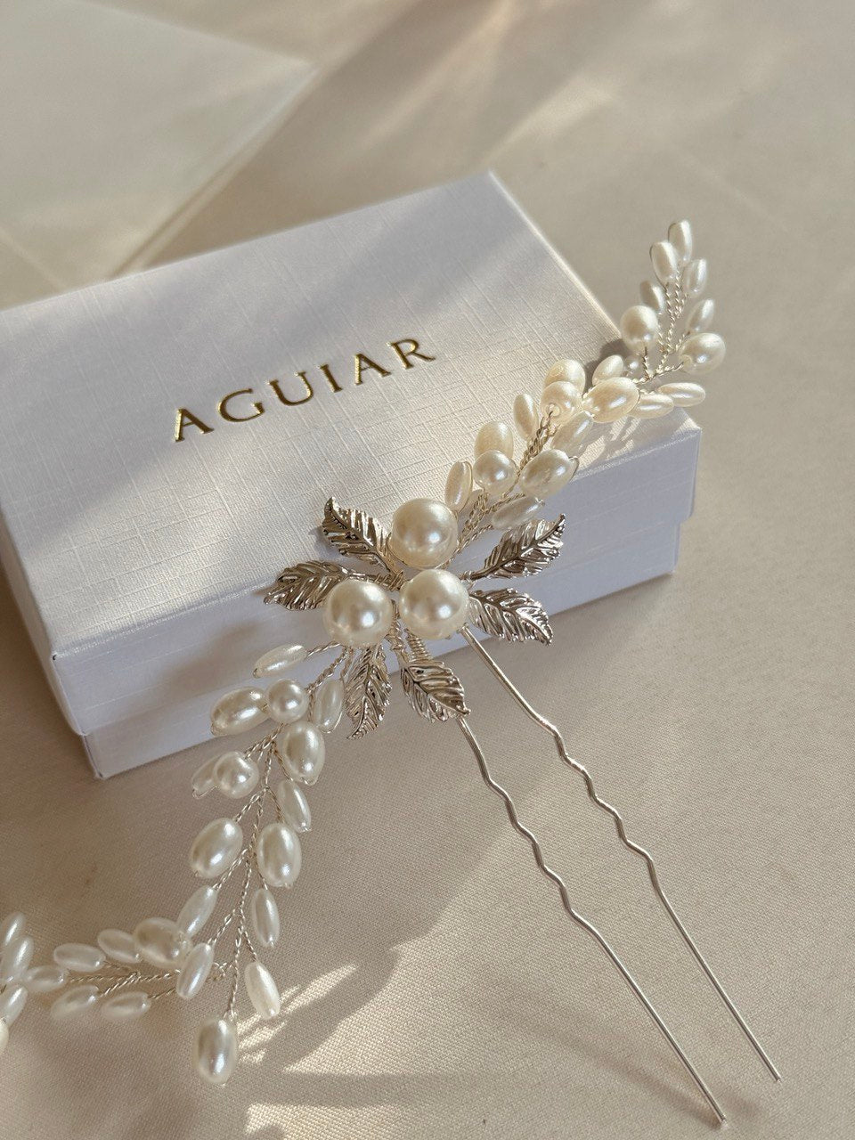 set horquillas c1477 con perla de rio ,
azahares e incrustaciones de cristal austriaco en tono blanco perla bridal hairstyle bridal headband hairpines