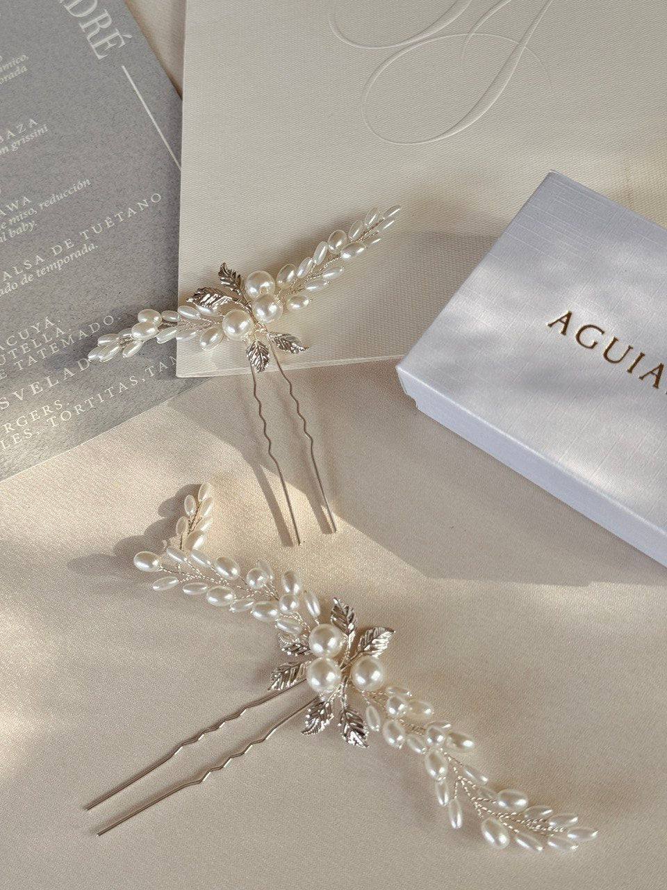 set horquillas c1477 con perla de rio ,
azahares e incrustaciones de cristal austriaco en tono blanco perla bridal hairstyle bridal headband hairpines