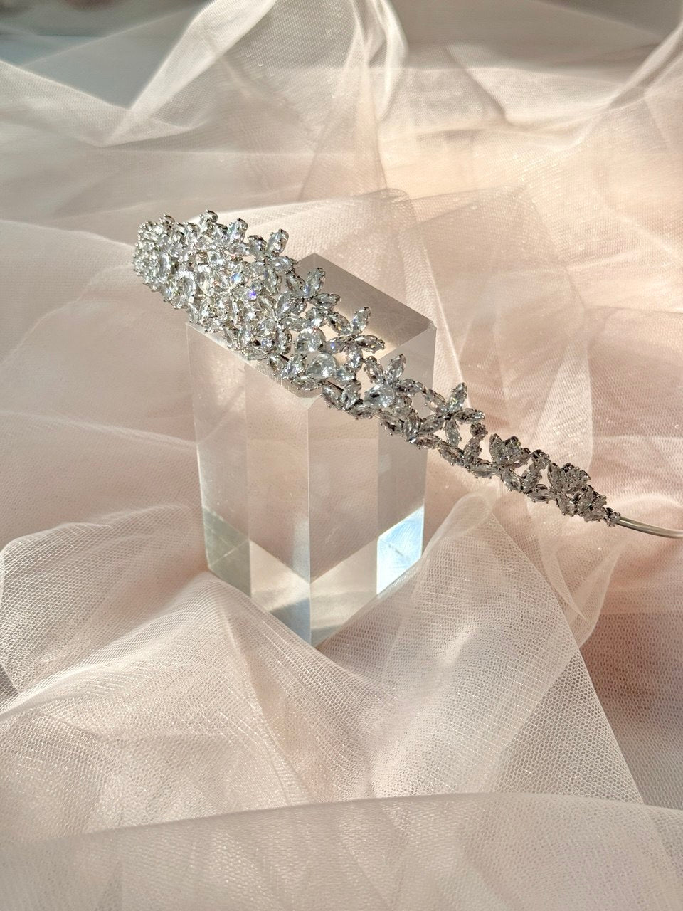 TIARA BH04-15