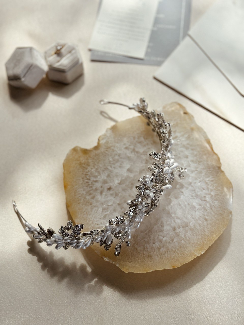 Tiara G4689