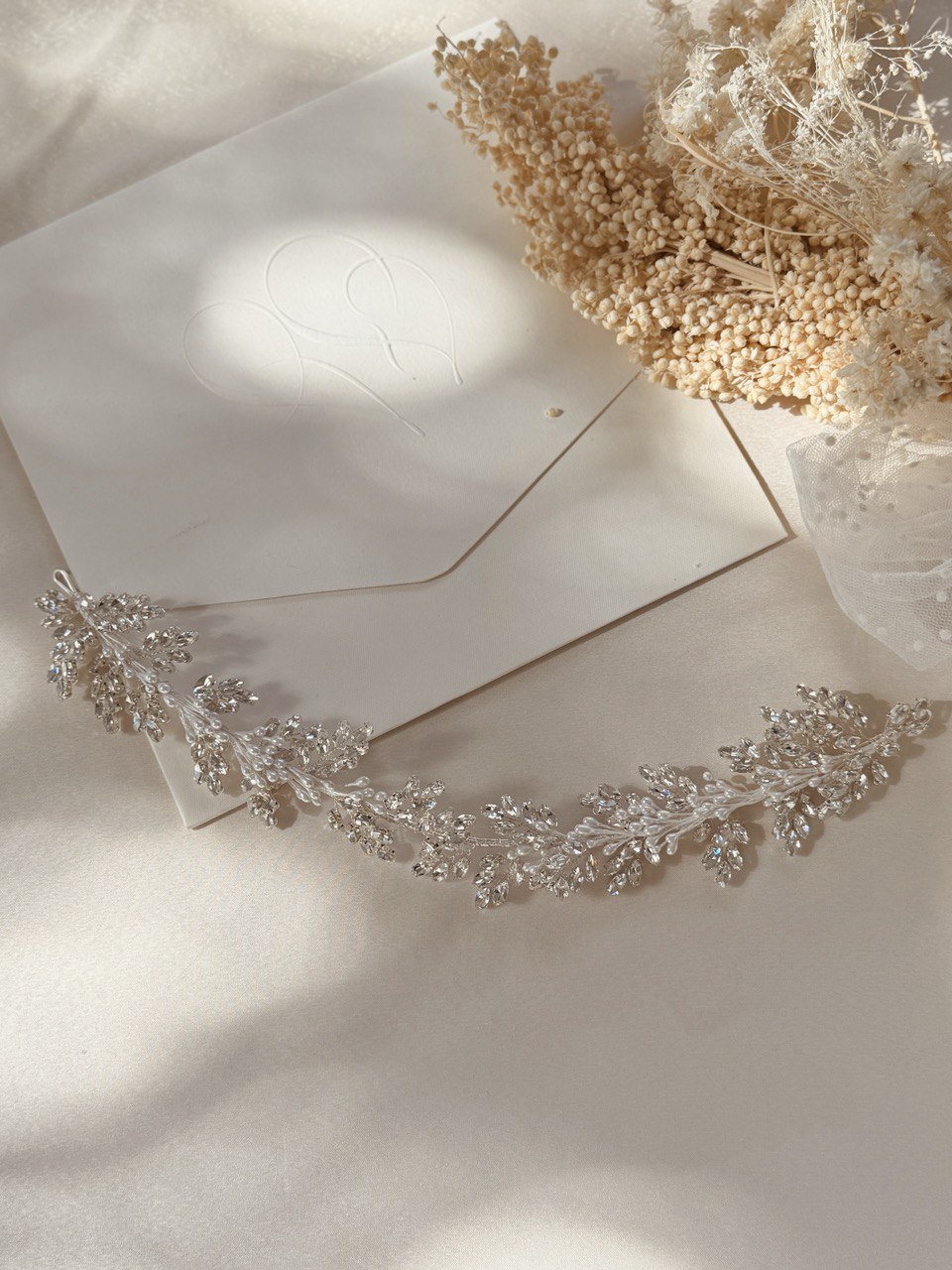 tocado de novia plata con azahares y cristal 