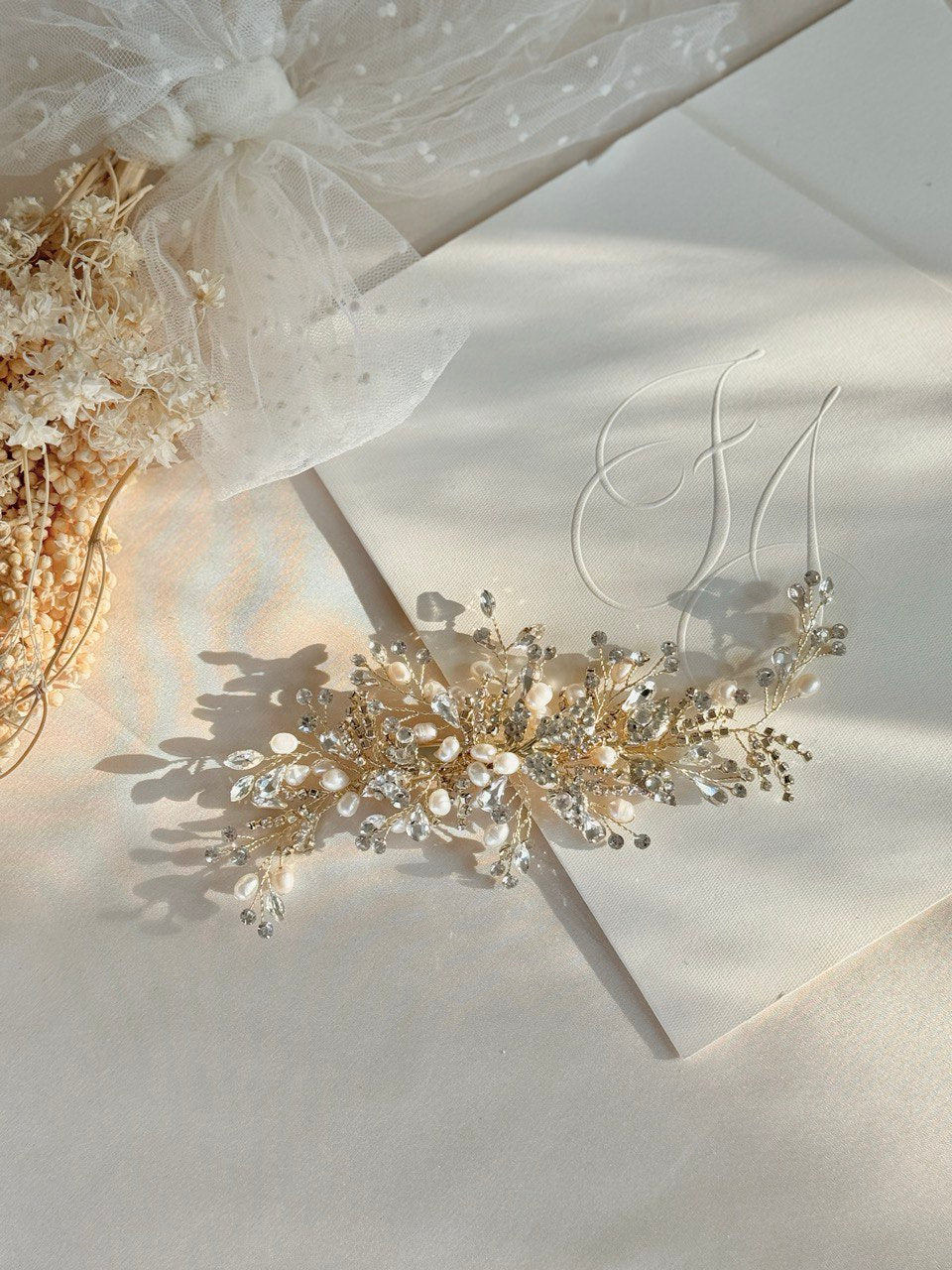peineta ma70 tocado de novia  con cristales austriacos y perla de rio bridal hairstyle bridal headband 