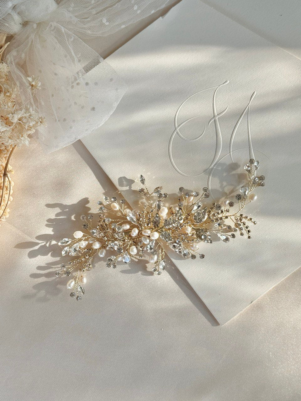 peineta ma70 tocado de novia  con cristales austriacos y perla de rio bridal hairstyle bridal headband 