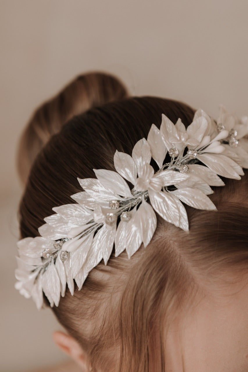 diadema armida ivoryelaborada con  pasta francesa e incrustación de cristal austriaco bridal hairstyle bridal headband 
