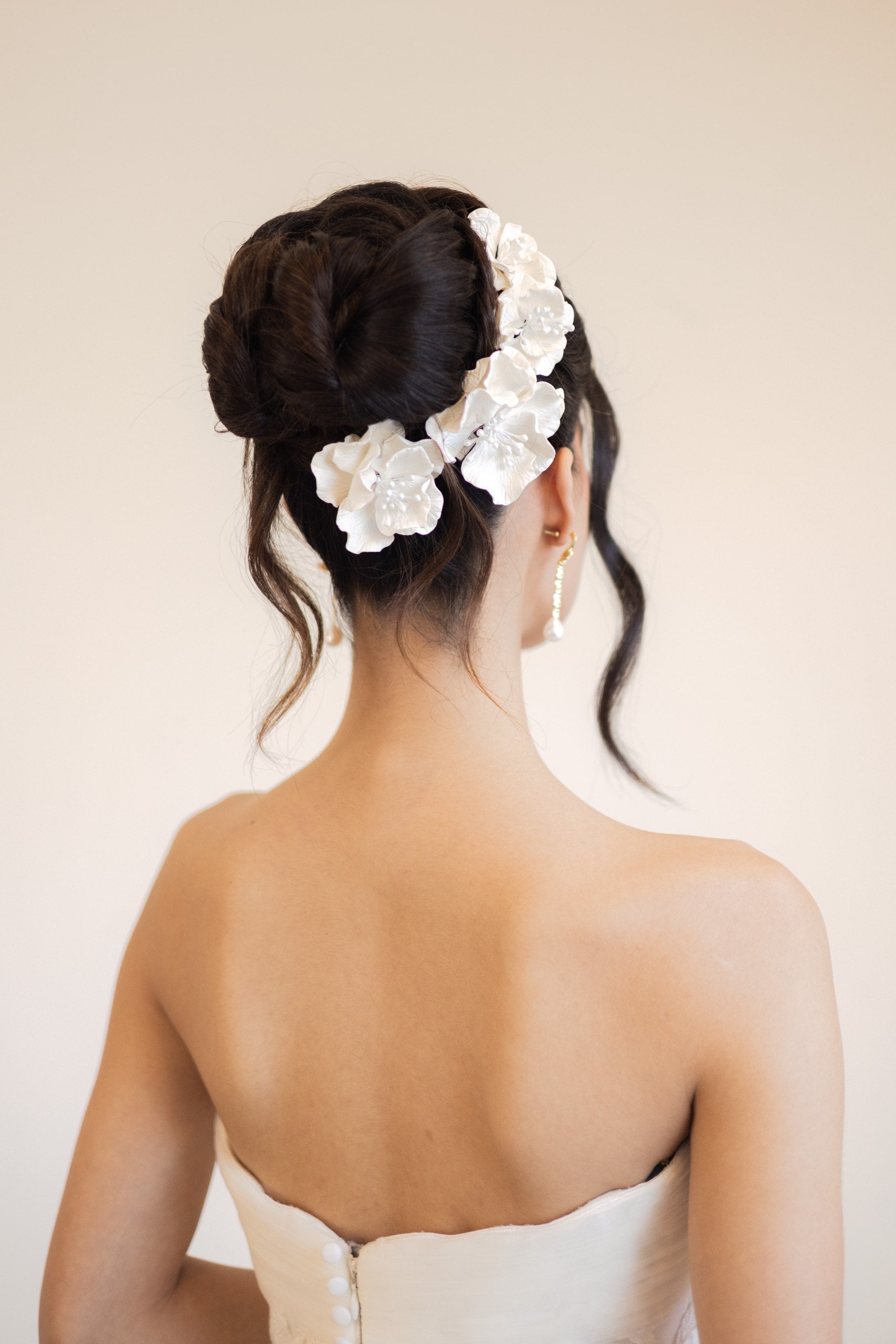Set Hairpines de novia Lola en tono ivory con flores en 