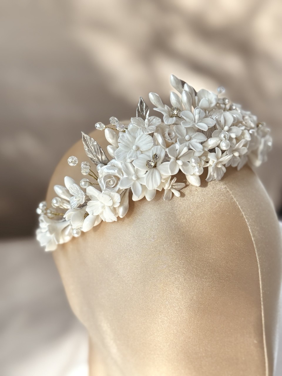 TIARA ARTEMISA