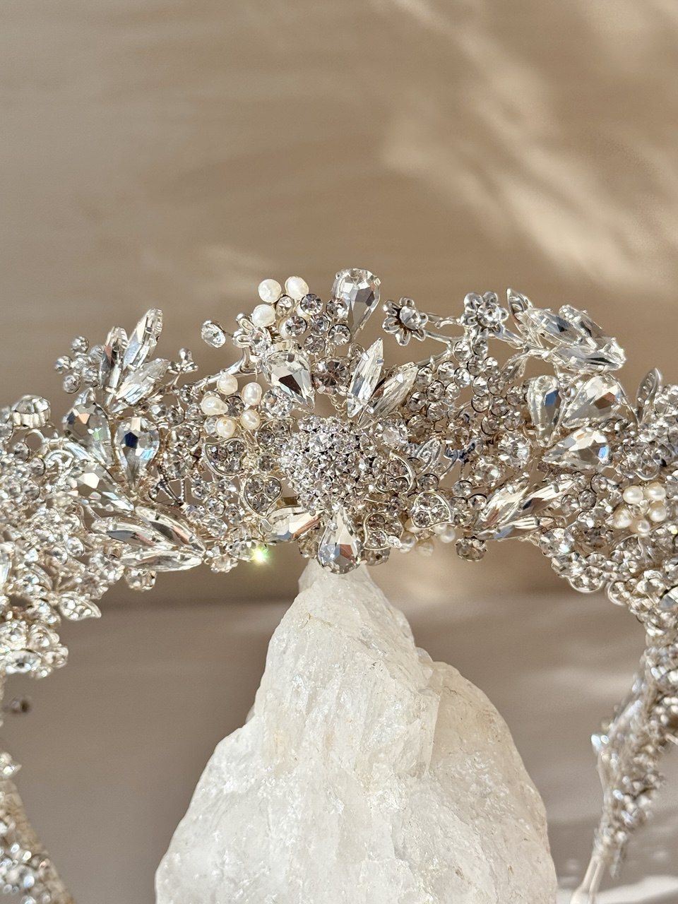 TIARA MA04