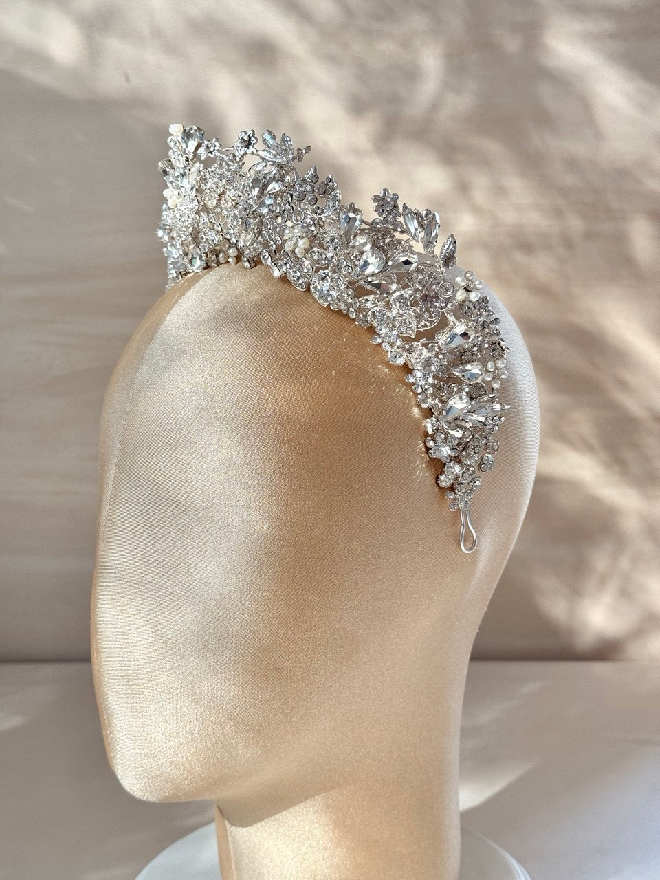 TIARA MA04