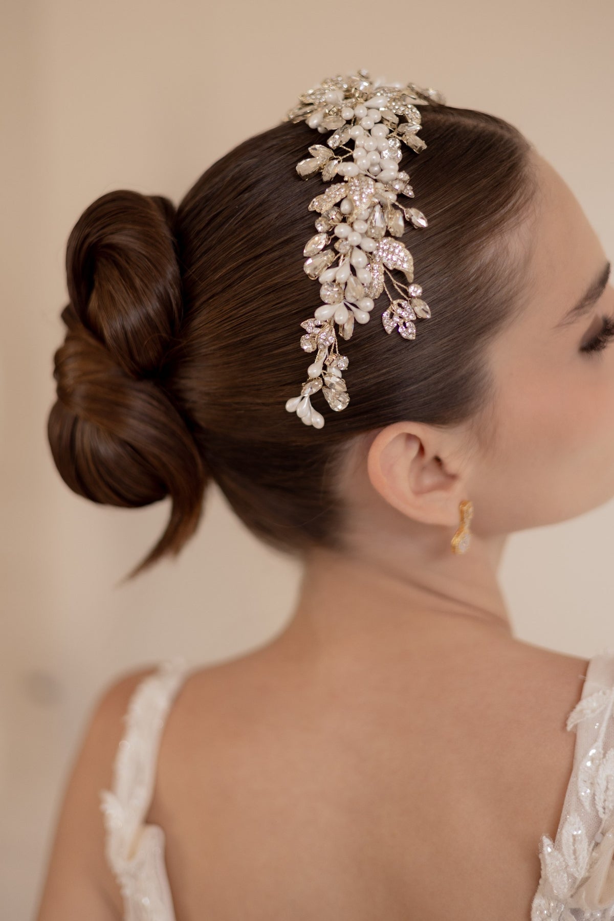 TIARA G4689