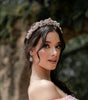 tiara de quinceanera con cristales en tonos rosas