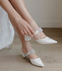 Zapatillas de novia de tacon ancho con un strap y aplicacion de cristal austriaco 