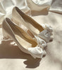 Zapatillas de novia, stiletto de tacon grueso, con aplicacion de moño y decoracion de perlas al centro
