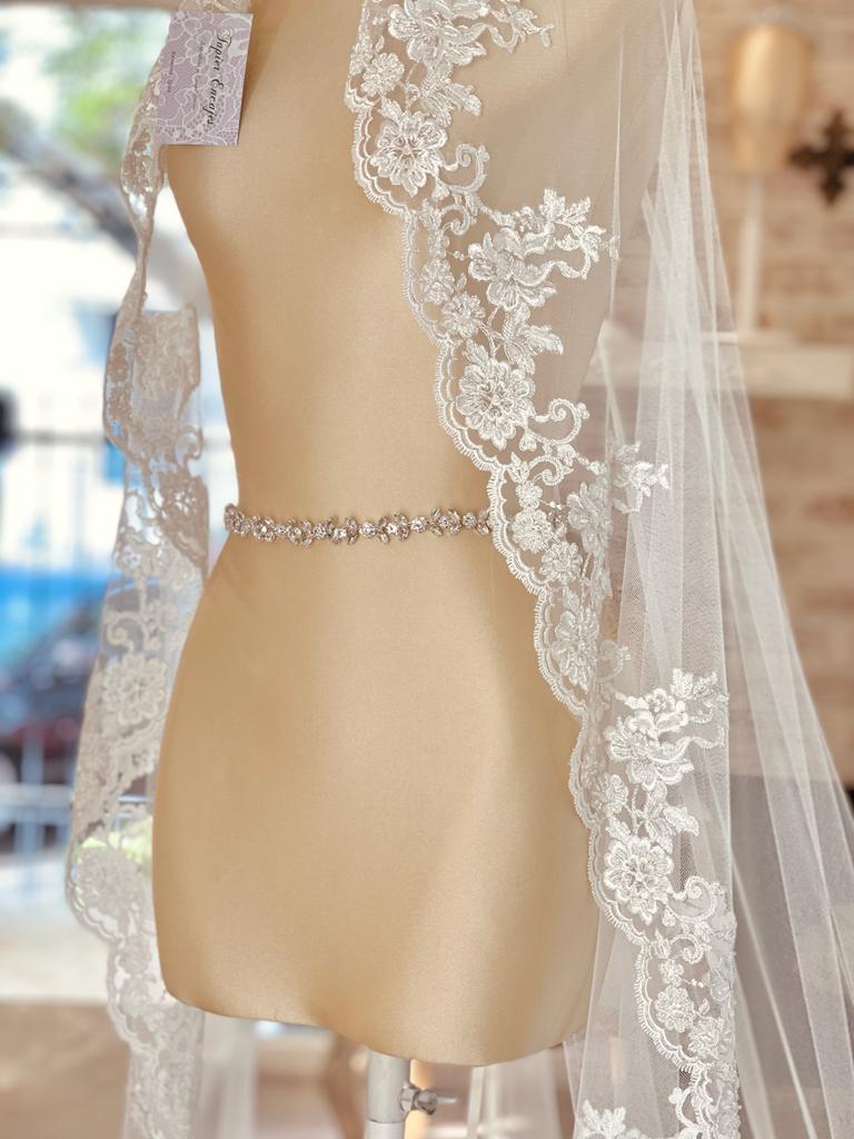VELO DE NOVIA ESPAÑOL DE TUL SEDA CON ENCAJE BORDADO