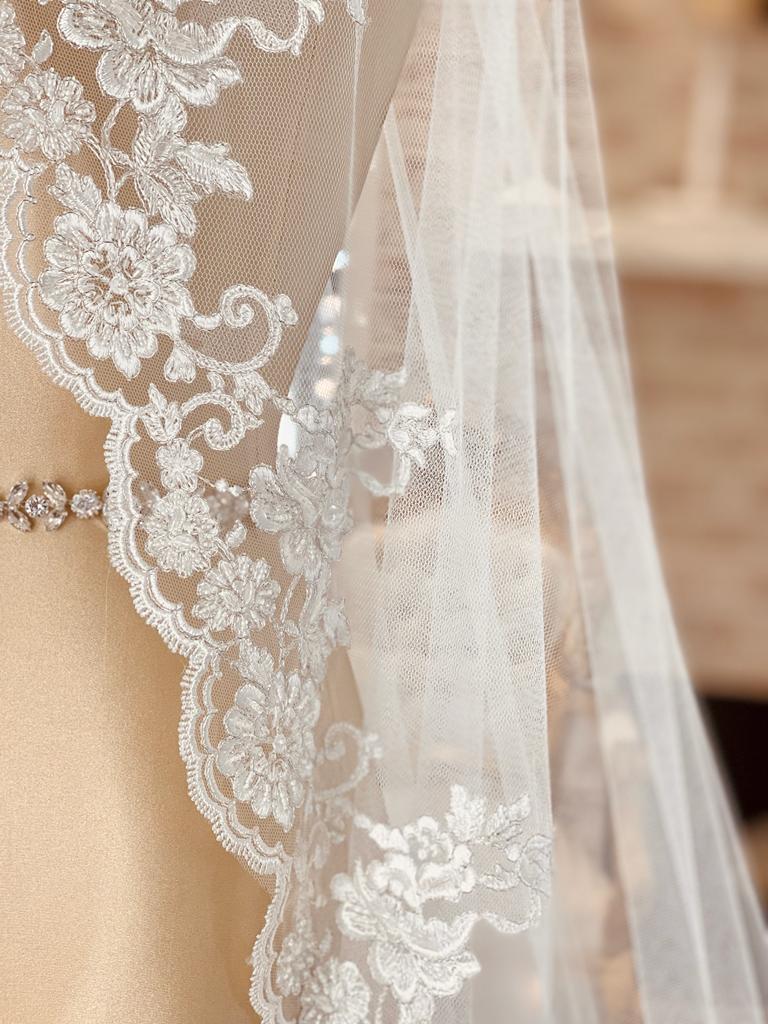 VELO DE NOVIA ESPAÑOL DE TUL SEDA CON ENCAJE BORDADO